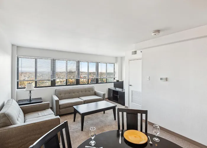 Pp 2401 Modern Corporate 2Br Suite Pool, Gym