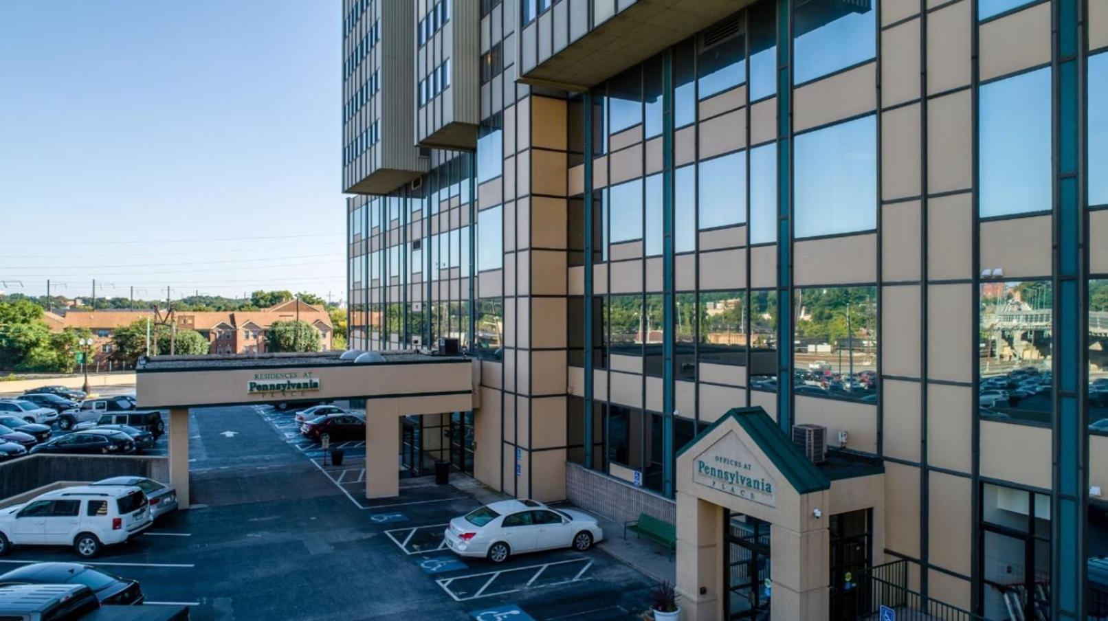 Pp 2401 Modern Corporate 2br Pool, Gym Harrisburg