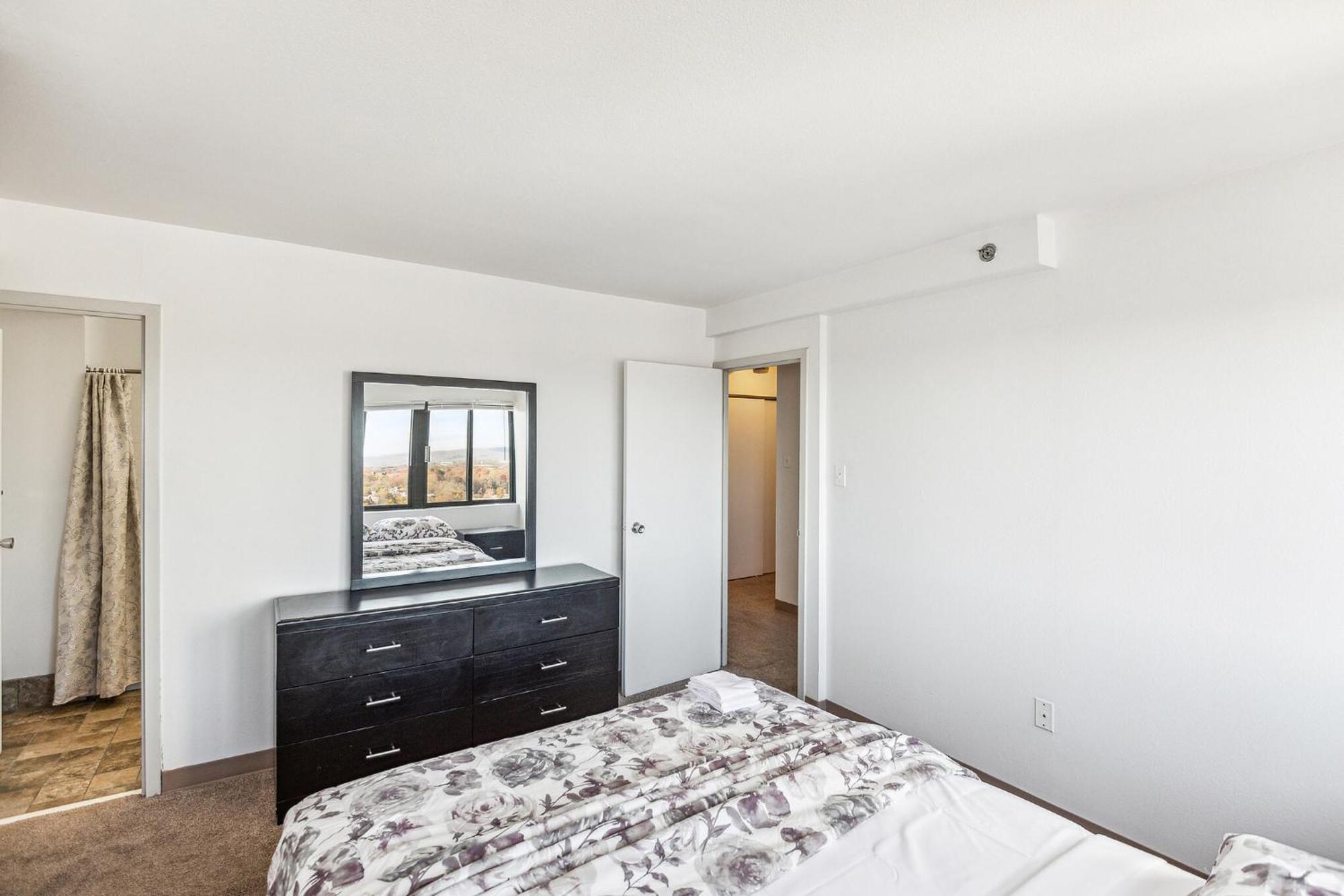 Pp 2401 Modern Corporate 2br Pool, Gym