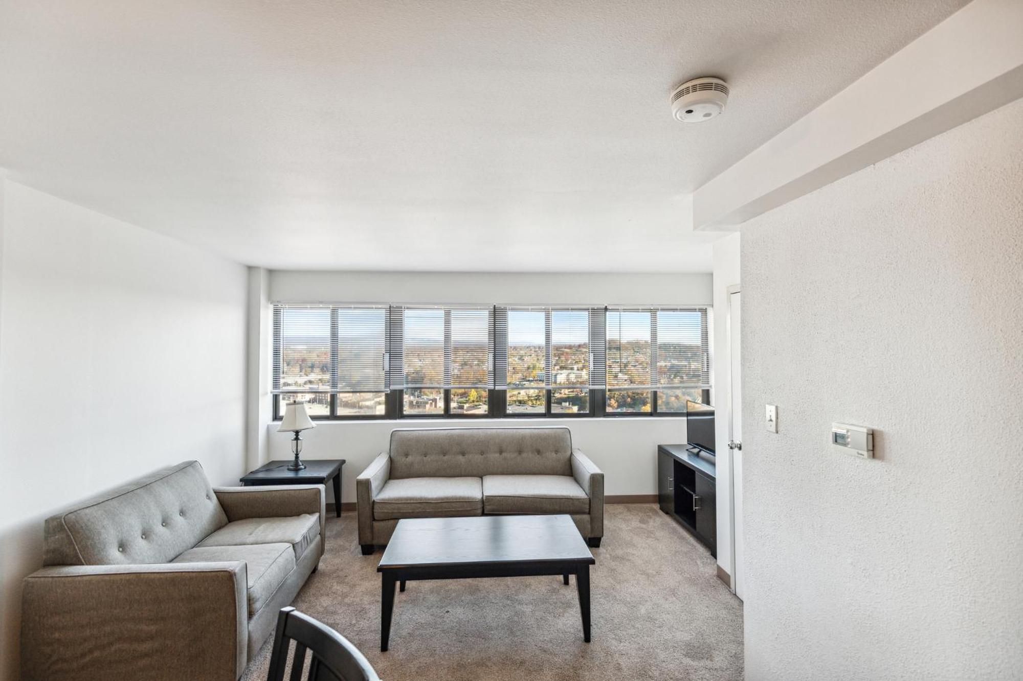 Pp 2401 Modern Corporate 2br Pool, Gym